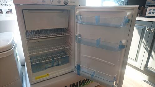 Gasskjøleskap Ventus 100 sort toppkontroll